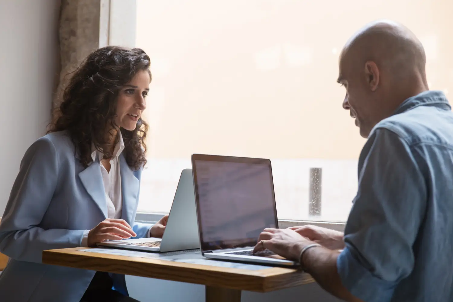 Consultant SEO ou agence SEO : comment choisir ?